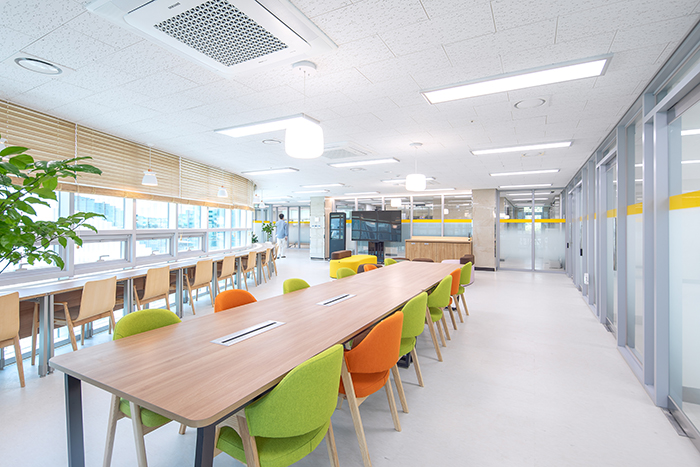 CO-WORKING SPACE